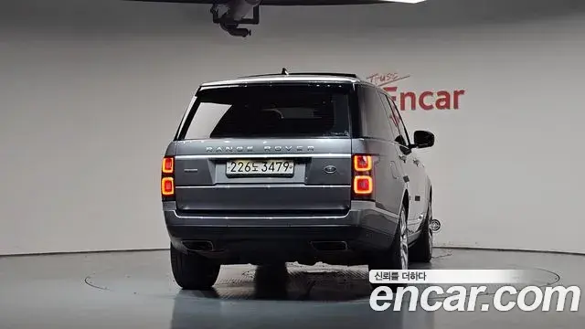 Land Rover Range Rover 2020 — ფოტო 18/44