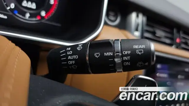 Land Rover Range Rover 2020 — ფოტო 2/44