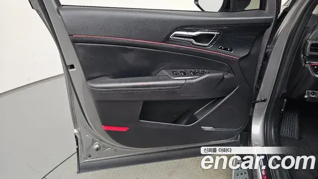 Kia Sportage 2022 — Photo 2/38