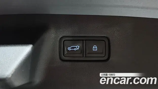 Hyundai Santa Fe 2023 — Фото 17/20