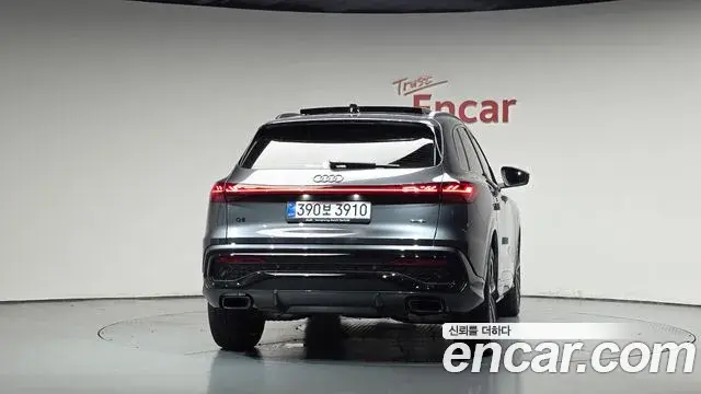 Audi Q5 2025 — Фото 4/20