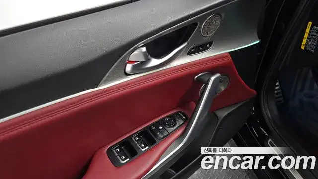 Kia Stinger 2018 — Фото 18/20