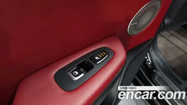 Kia Stinger 2018 — Фото 19/20