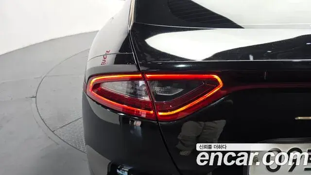 Kia Stinger 2018 — Photo 21/30