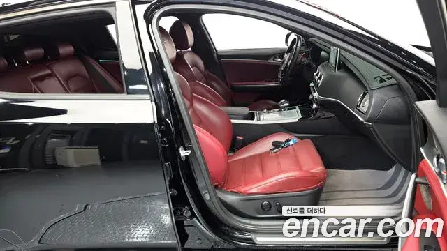 Kia Stinger 2018 — Photo 7/30