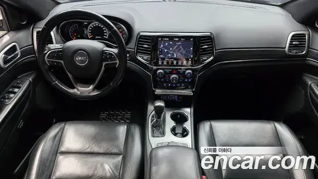 Jeep Grand Cherokee 2021 — Photo 7/20