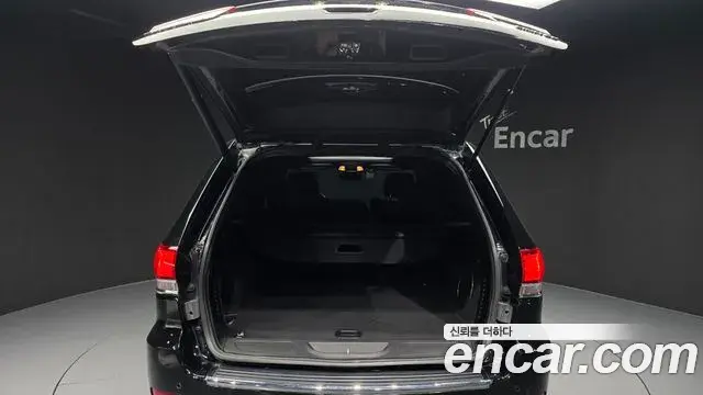 Jeep Grand Cherokee 2021 — Photo 20/20