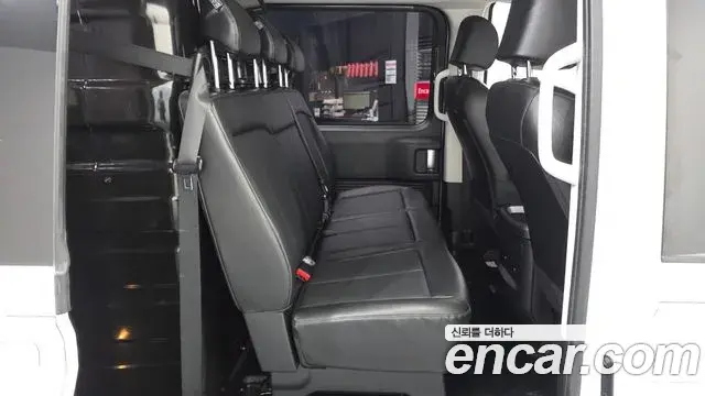 Hyundai Staria 2022 — Фото 12/20