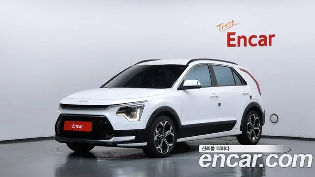 Kia Niro 2022 — Фото 1/20