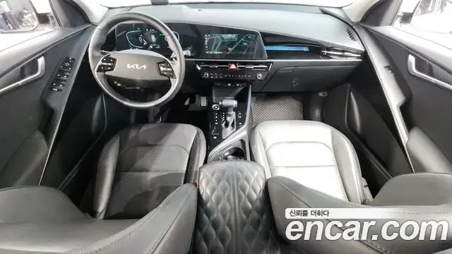 Kia Niro 2022 — Фото 7/20