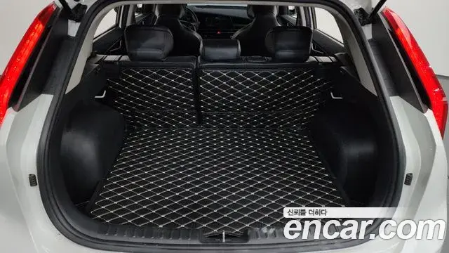 Kia Niro 2022 — Фото 19/20