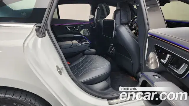 Mercedes-Benz EQS 2023 — Photo 9/34