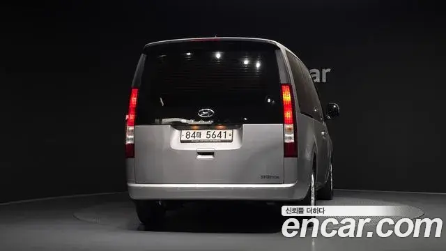 Hyundai Staria 2021 — Фото 4/20