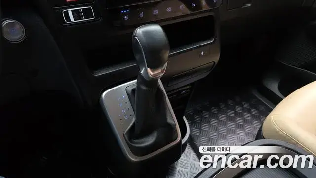 Hyundai Staria 2021 — Фото 9/20