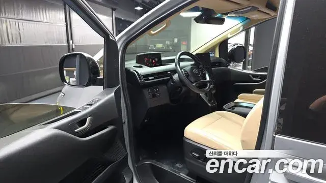 Hyundai Staria 2021 — Фото 10/20