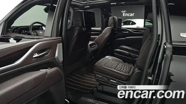 Cadillac Escalade 2023 — Photo 24/39