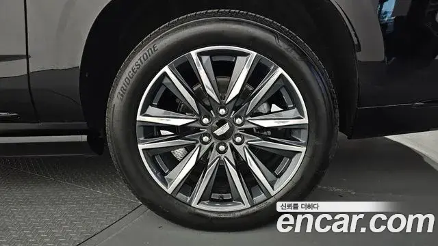 Cadillac Escalade 2023 — Photo 2/39