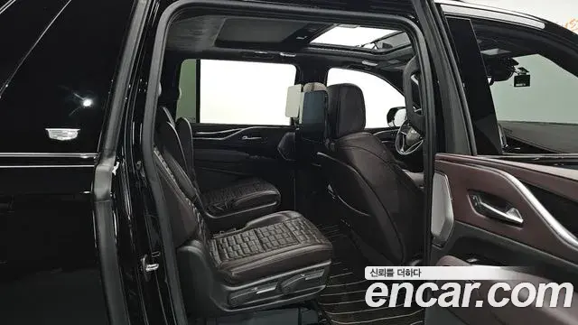 Cadillac Escalade 2023 — Photo 31/39