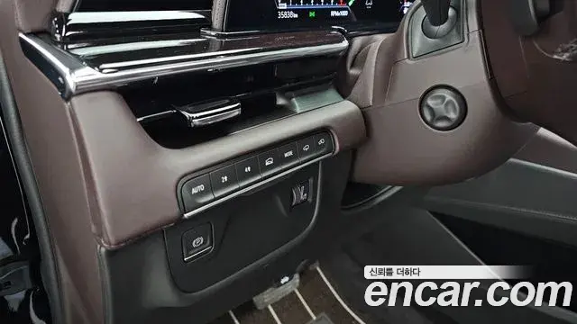 Cadillac Escalade 2023 — Photo 21/39