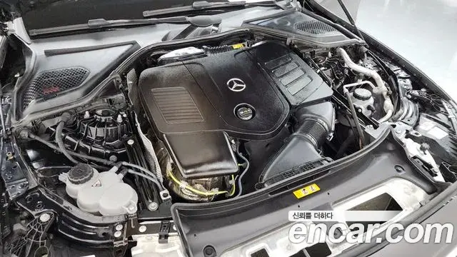 Mercedes-Benz E-Class 2024 — Photo 6/20