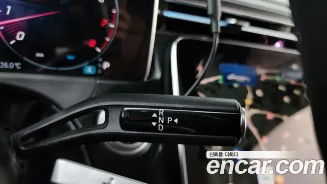 Mercedes-Benz E-Class 2024 — Photo 9/20