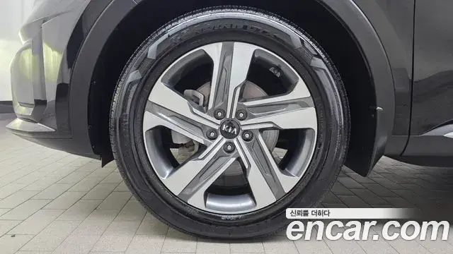 Kia Sorento 2021 — Фото 5/20