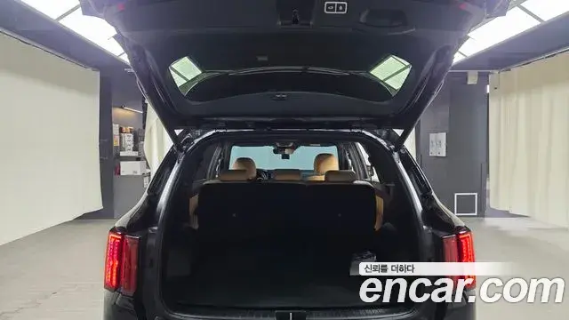Kia Sorento 2021 — Фото 18/20