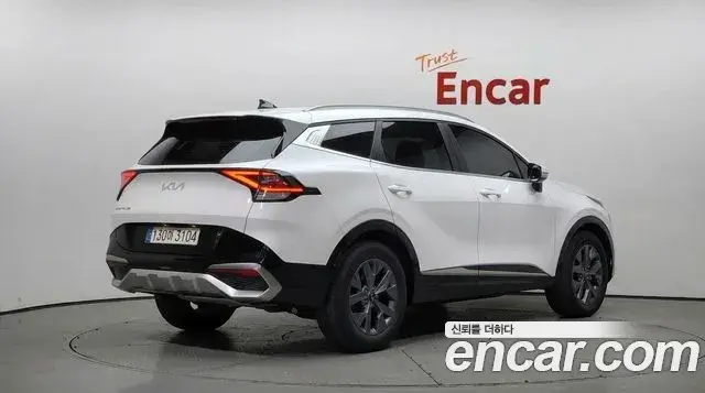 Kia Sportage 2024 — Фото 2/20