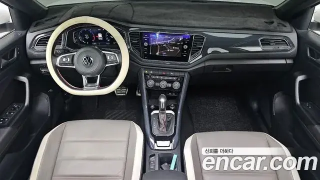Volkswagen T-Roc 2021 — ფოტო 18/30