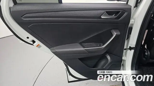Volkswagen T-Roc 2021 — ფოტო 4/30