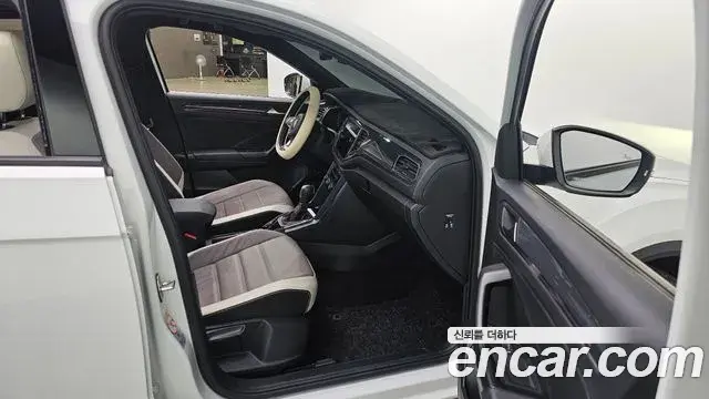 Volkswagen T-Roc 2021 — ფოტო 6/30