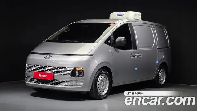 Hyundai Staria 2023 — Фото 1/20
