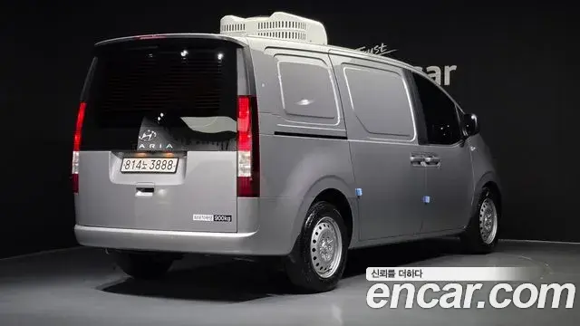 Hyundai Staria 2023 — Фото 2/20