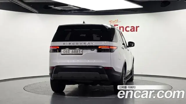 Land Rover Discovery 5 2018 — Фото 4/20