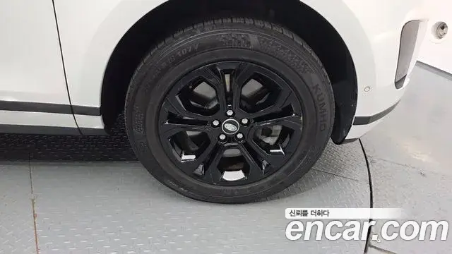 Land Rover Range Rover Evoque 2019 — Photo 6/30