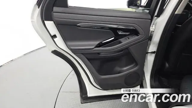 Land Rover Range Rover Evoque 2019 — Photo 8/30