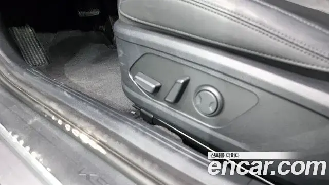 Kia K5 2023 — Şəkil 25/31