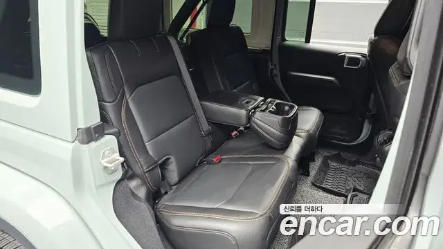 Jeep Wrangler 2024 — Фото 11/20