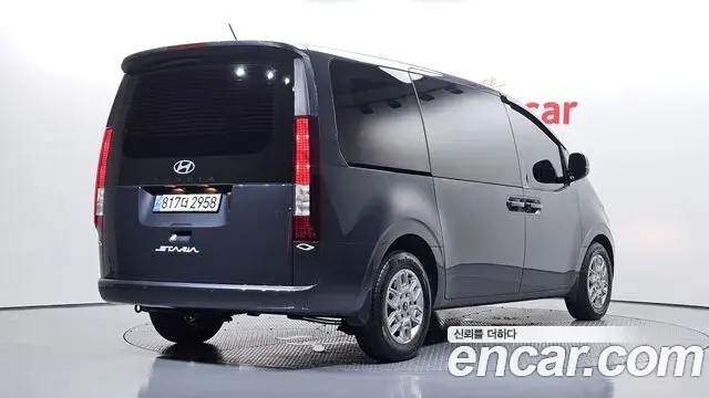Hyundai Staria 2024 — Photo 2/20