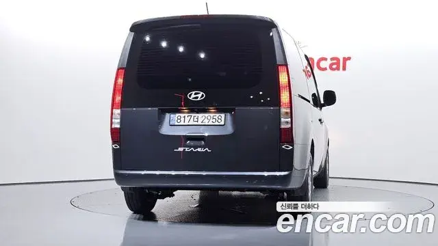 Hyundai Staria 2024 — Photo 4/20
