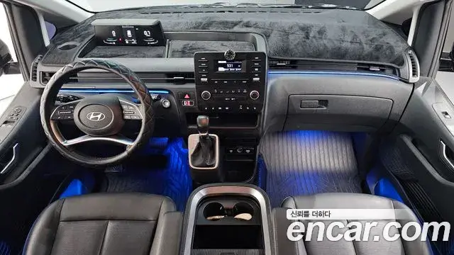 Hyundai Staria 2024 — Photo 7/20