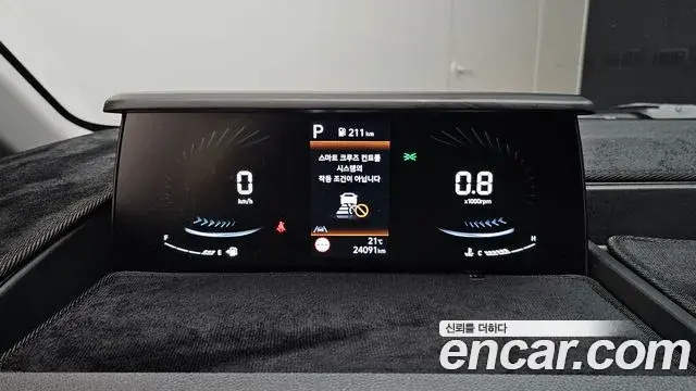 Hyundai Staria 2024 — Photo 8/20