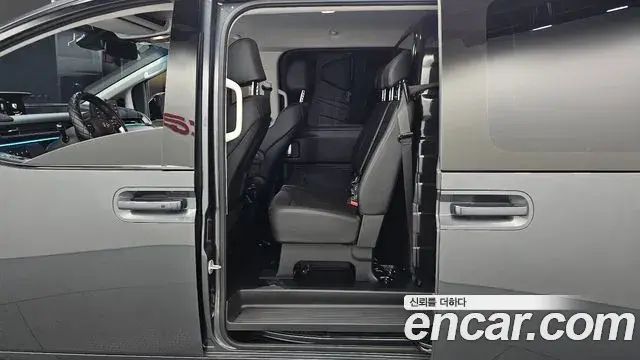 Hyundai Staria 2024 — Photo 12/20