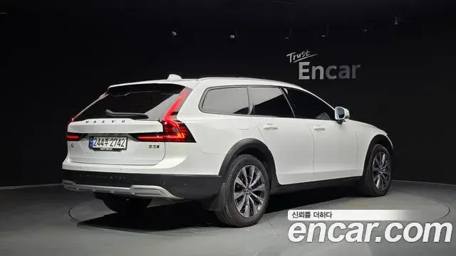 Volvo V90 Cross Country 2024 — ფოტო 10/20