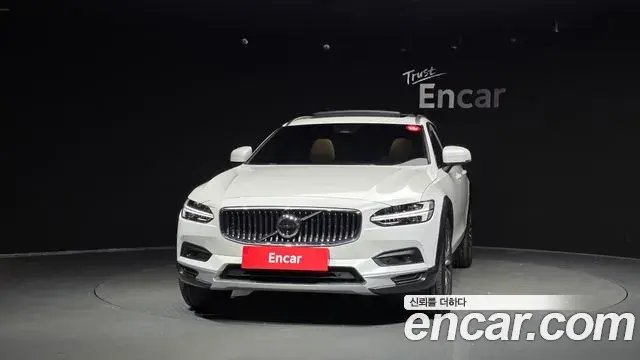 Volvo V90 Cross Country 2024 — ფოტო 3/20