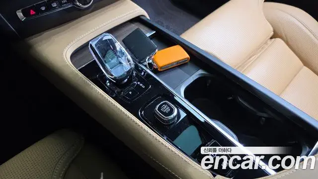 Volvo V90 Cross Country 2024 — ფოტო 18/20