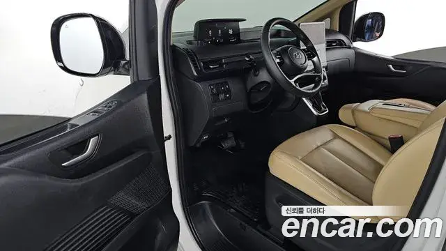 Hyundai Staria 2023 — Фото 9/20