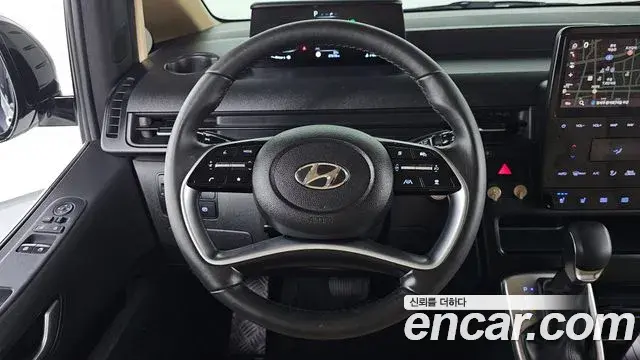 Hyundai Staria 2023 — Фото 13/20