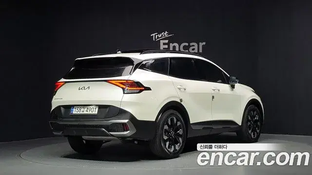 Kia Sportage 2021 — Фото 2/20