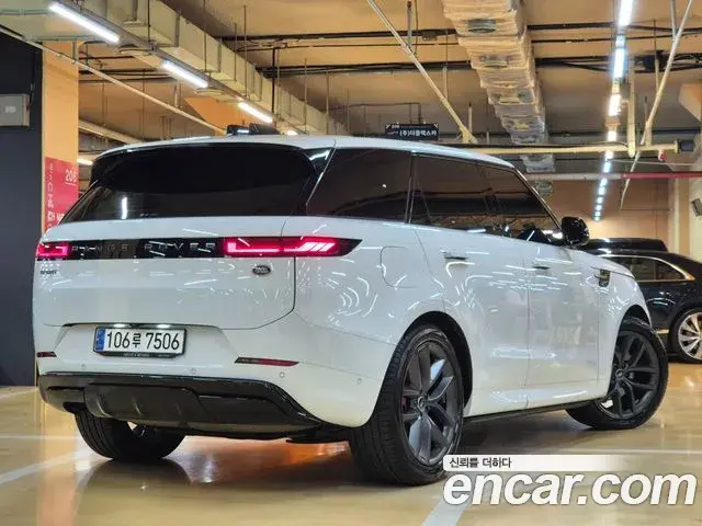 Land Rover Range Rover Sport 2023 — ფოტო 17/20